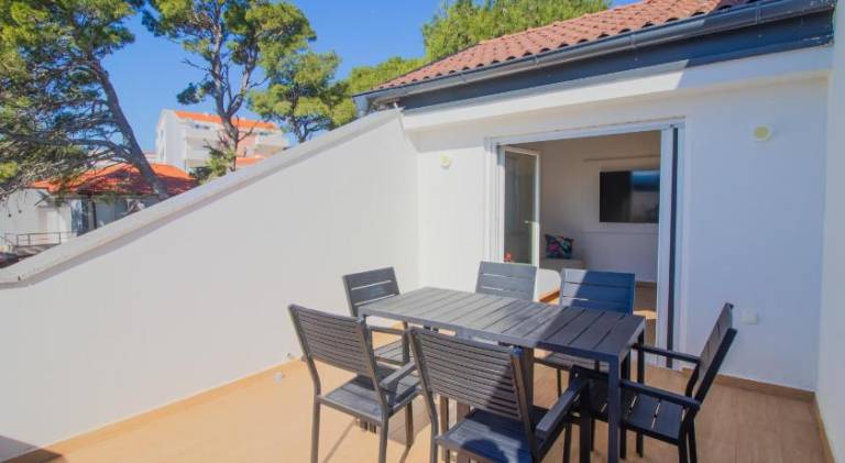 Rental apartment with pool & grill — photo 5