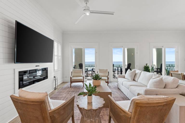 Family-friendly lovely house with private pool & barbeque | Water view | Dogs allowed — photo 2