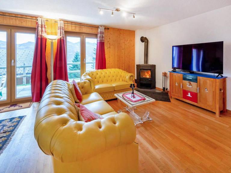 Chalet, wifi, 200m from resort center, view mountain, balcony, fireplace or stove, tv, ski locker — photo 2