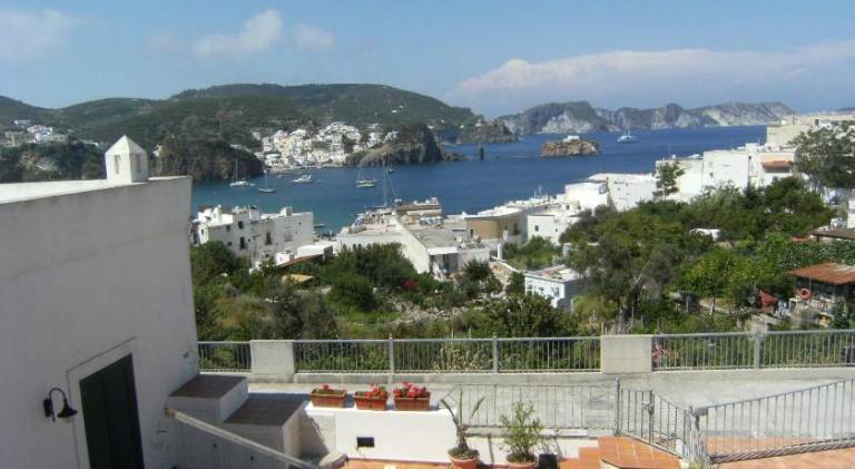 Rental apartment | Next to the beach | Pet-friendly in Ponza