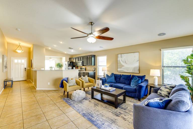 4 Mi to Luke AFB: Family Home w/ Pool & Hot Tub — photo 3