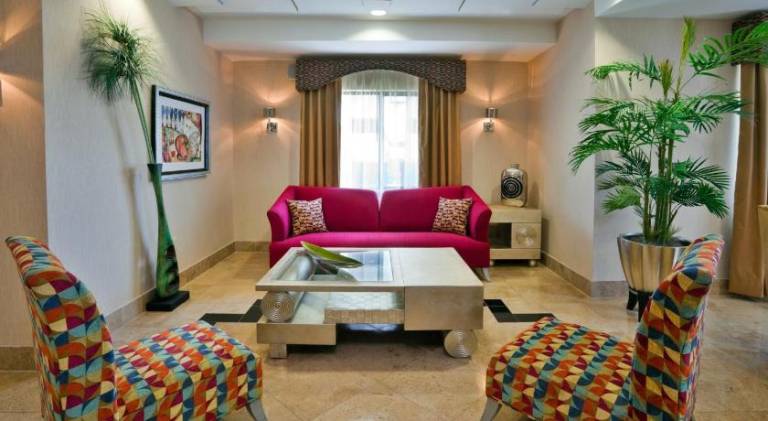 Holiday Inn Express Hotel & Suites Birmingham - Inverness 280 By IHG — photo 2