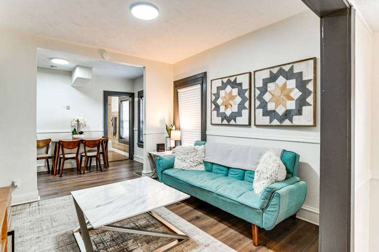 Walkable Location Welcoming Unit in Omaha