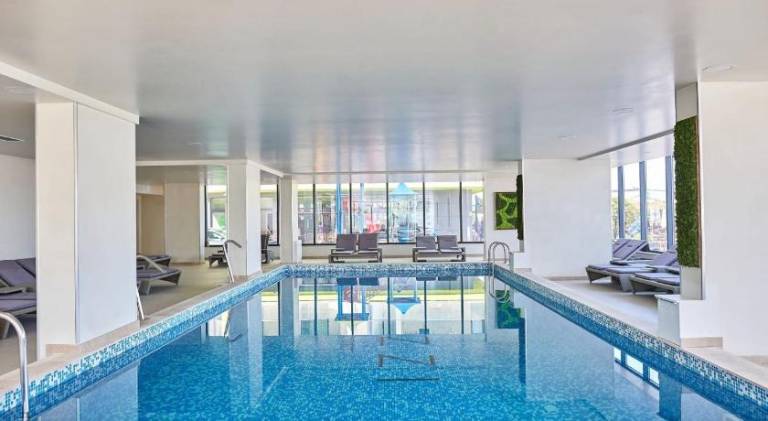Serviced apartment with hot tub, pool & sauna — photo 2