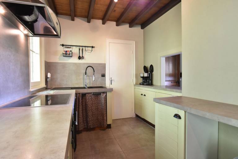 Vacation home with pool, yard & grill | Sea view — photo 4