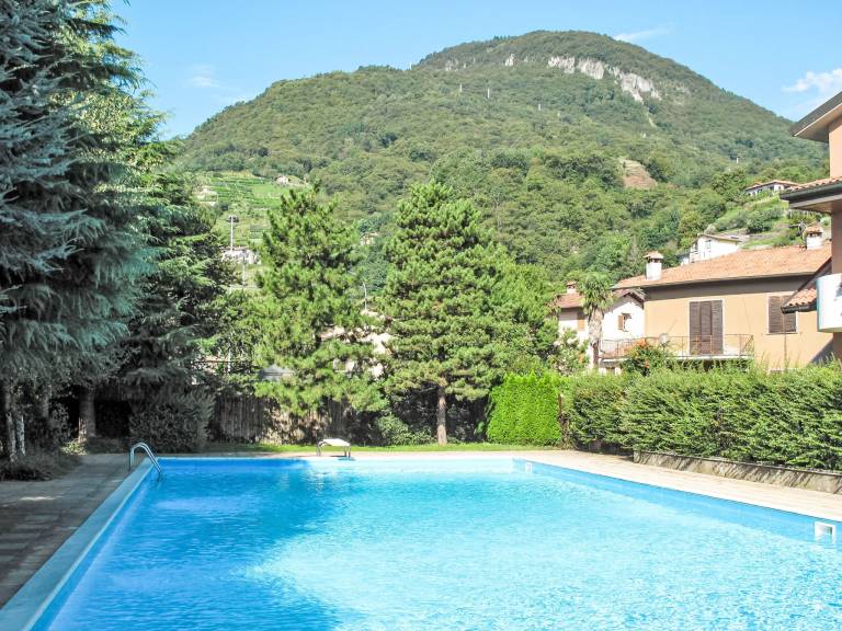 Fully equipped nice apartment with pool, patio & yard | Close to the beach | Dogs allowed — photo 2