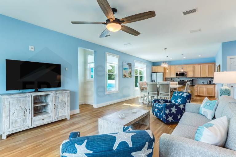 Dog Friendly - Ocean Views - Across the Street from Ocean — photo 4