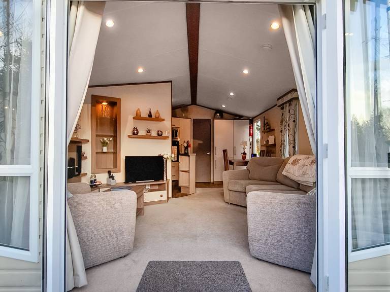 Cottage with pool, barbecue & garden | River view — photo 3