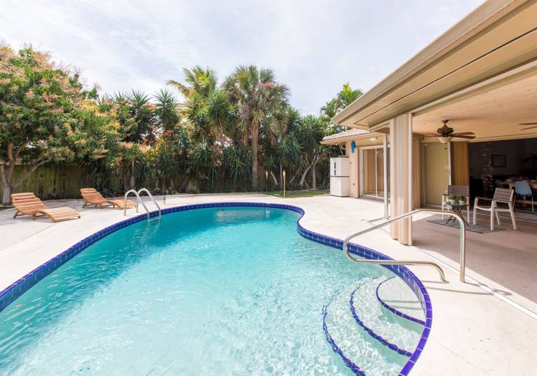 House South Palm Beach