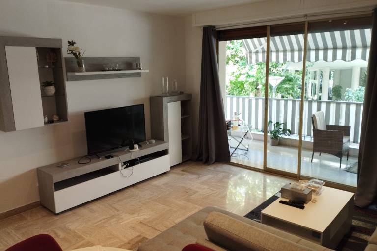Air-conditioned Apartment of 90 m2, only 200 meters away from the Croisette — photo 4