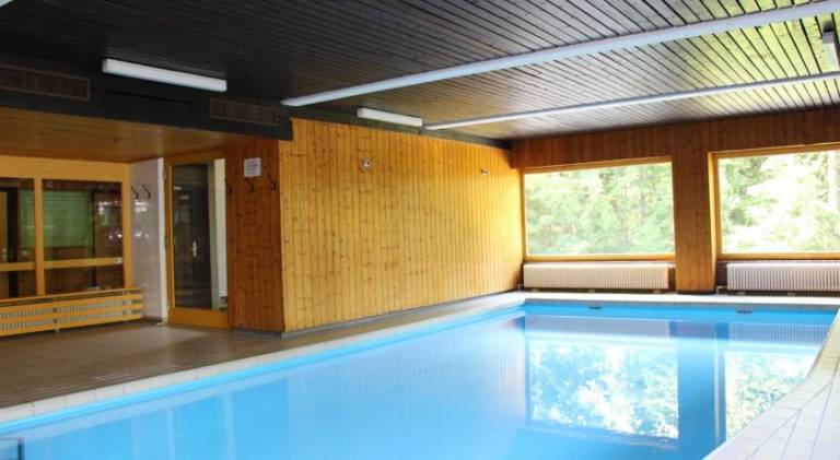 Apartment with pool — photo 5
