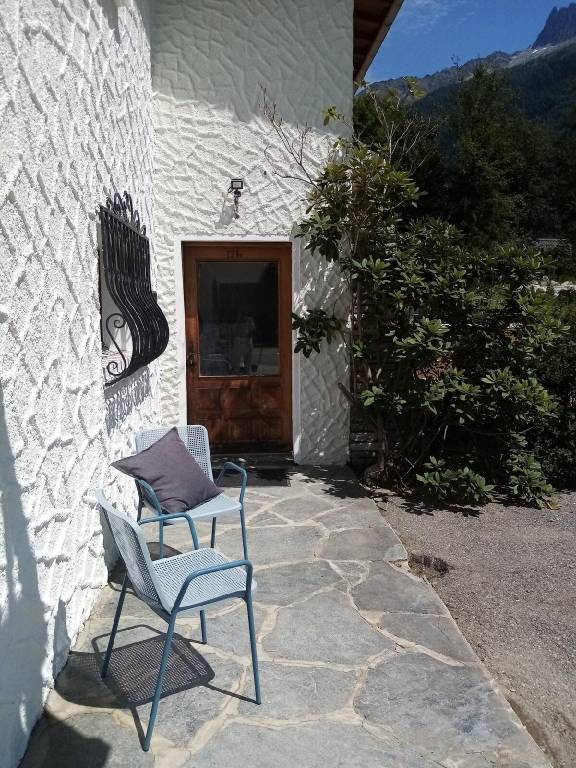 House with jacuzzi, barbeque & garden — photo 5