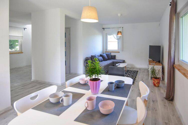 Family-oriented wonderful house with garden, patio & BBQ | Pets are welcome — photo 3