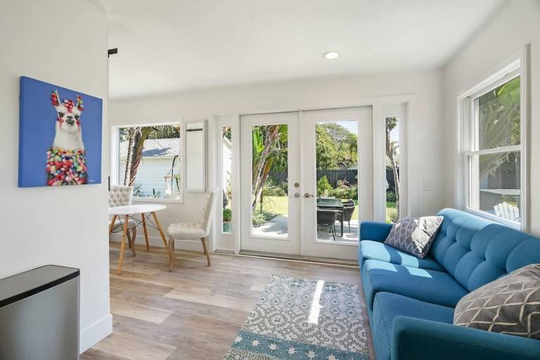 Vacation home with barbecue & yard | Sea view — photo 2