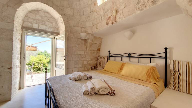 Charming countryside trulli villa with pool — photo 5