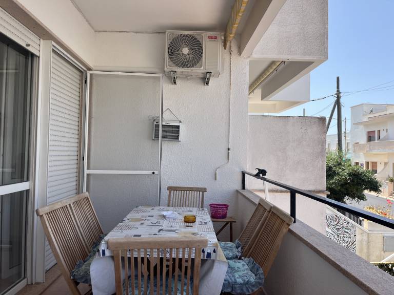 Apartment with patio — photo 2