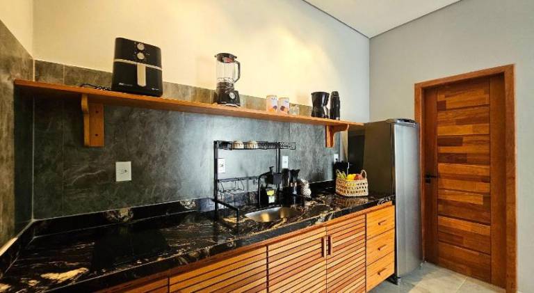 Apartment with garden — photo 3