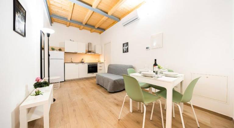 Apartment | Close to Two Towers — photo 2