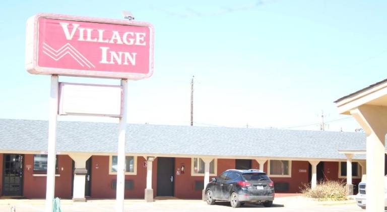 Village Inn Cotulla — photo 4