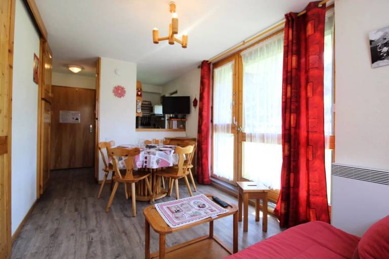 Rental apartment with yard in Val-Cenis