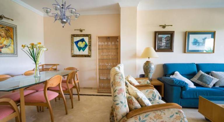 Rental apartment with terrace & private pool — photo 4