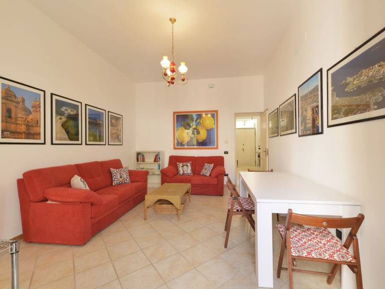 Family-friendly lovely villa with barbeque, yard & private pool | Pets allowed — photo 4