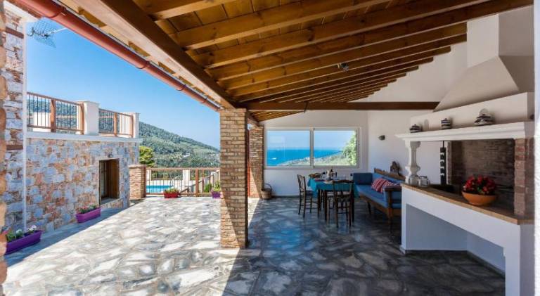 Villa with yard, private pool & barbeque — photo 4