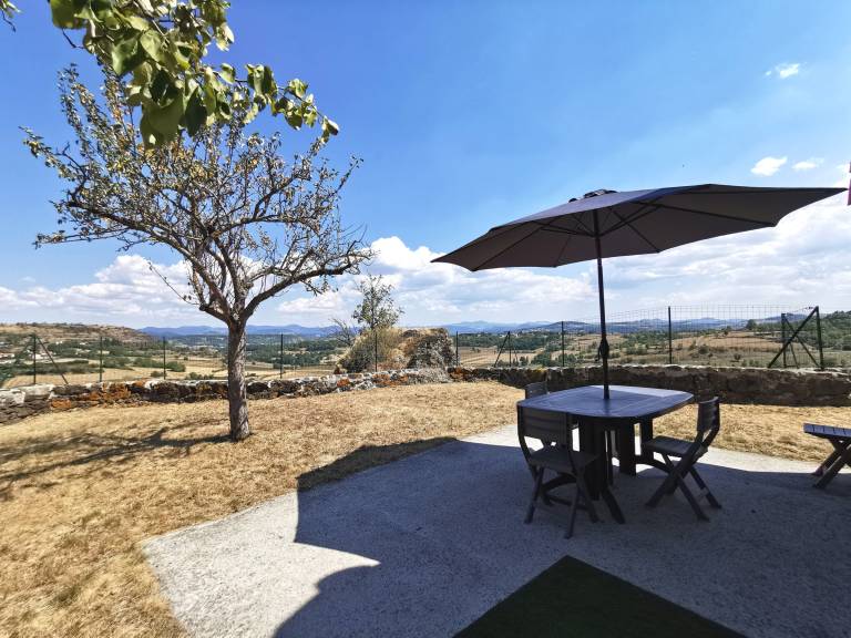 Renovated house with large garden in Polignac — photo 2