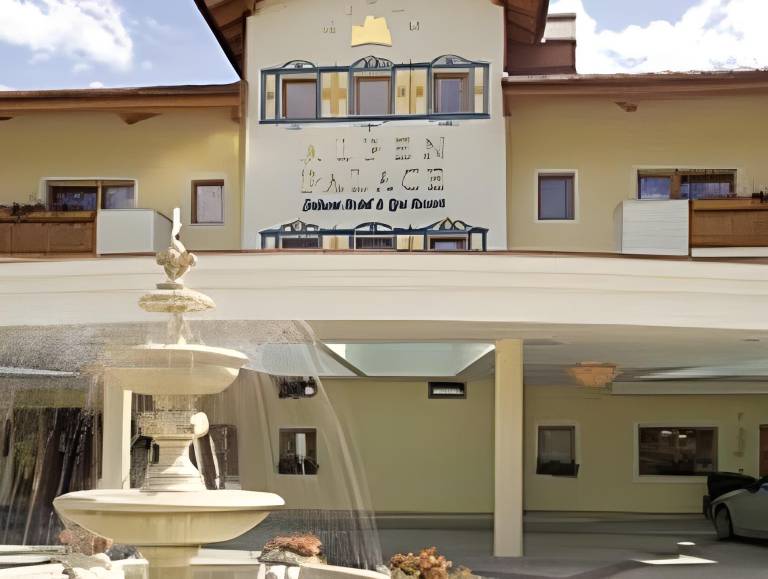 Alpenpalace Luxury Hideaway & Spa Retreat