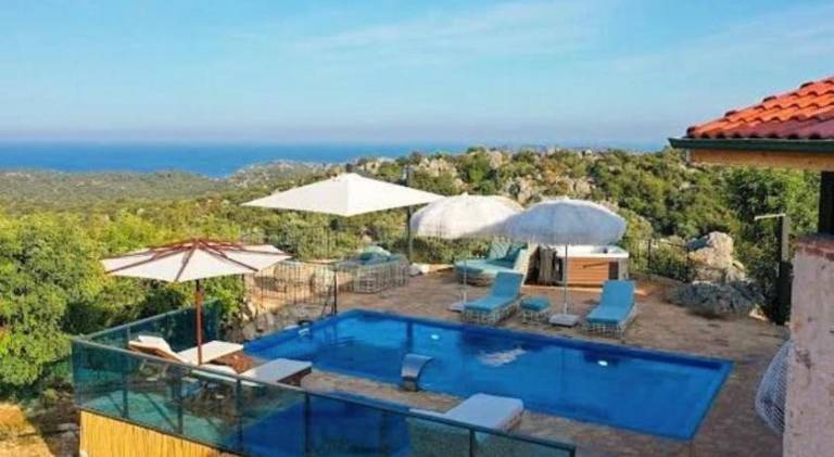 Villa with pool in Antalya