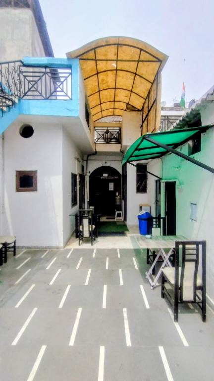 GAVARI INDIA DELHI HOSTEL
