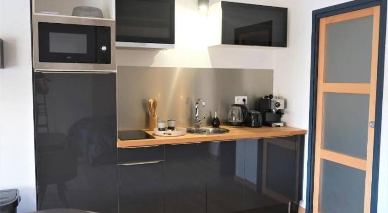 Holiday apartment with patio — photo 5