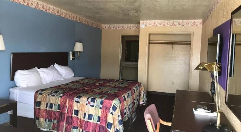 Deluxe Inn Kilgore — photo 4