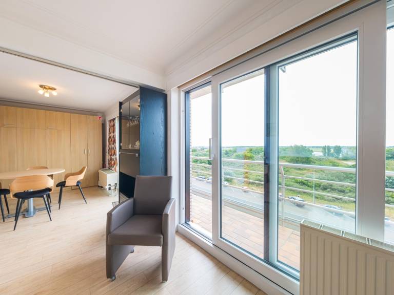 Cozy studio on the 5th floor with terrace — photo 3