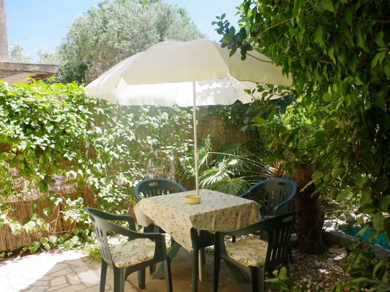 Apartment with yard & terrace | Nature view — photo 2