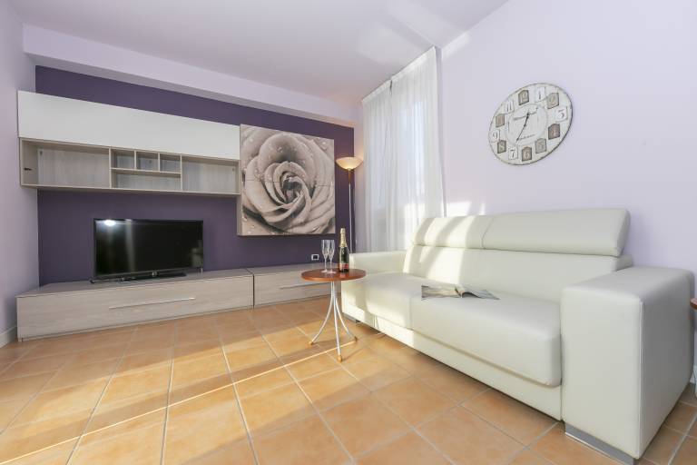 Holiday apartment with patio | Lake view — photo 2