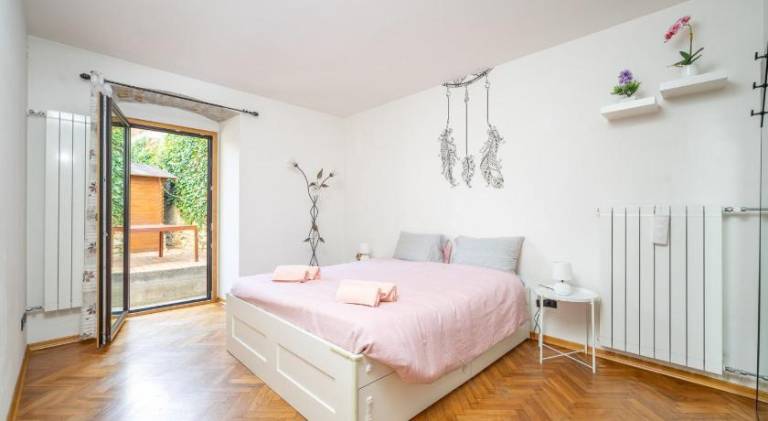 Rental apartment with yard in Trieste
