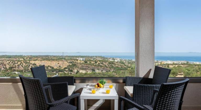 Fully equipped villa with garden, private pool & patio | Dogs allowed — photo 3