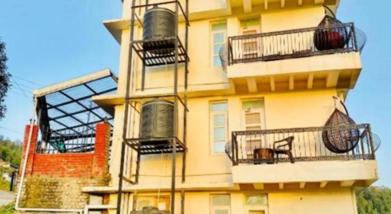 Stayenest Mashobra with balcony view — photo 4
