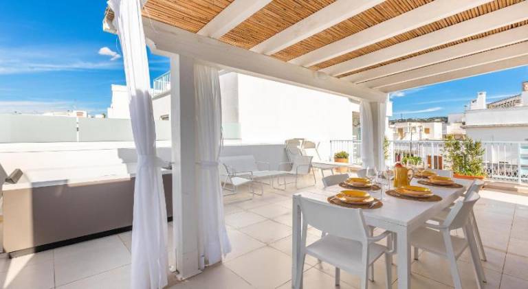 Beautiful house with pool & hot tub | Pets allowed in Patu