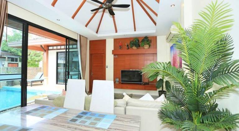 Villa with pool — photo 3