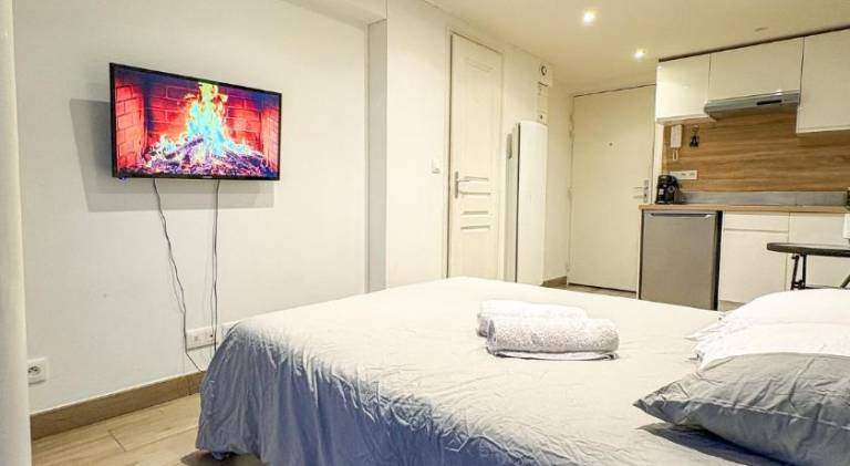 Apartment with 1 room for 2 persons in Poissy