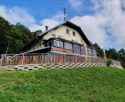 Prenočišče z zajtrkom Cerknica