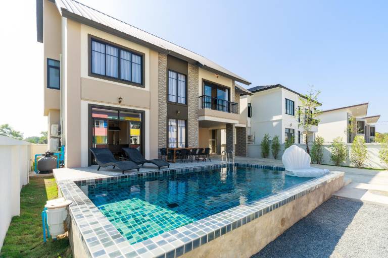 270 m² Villa