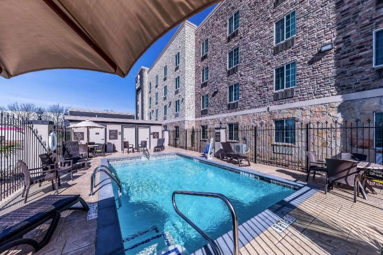 Comfort Suites Grand Prairie - Arlington North — photo 3