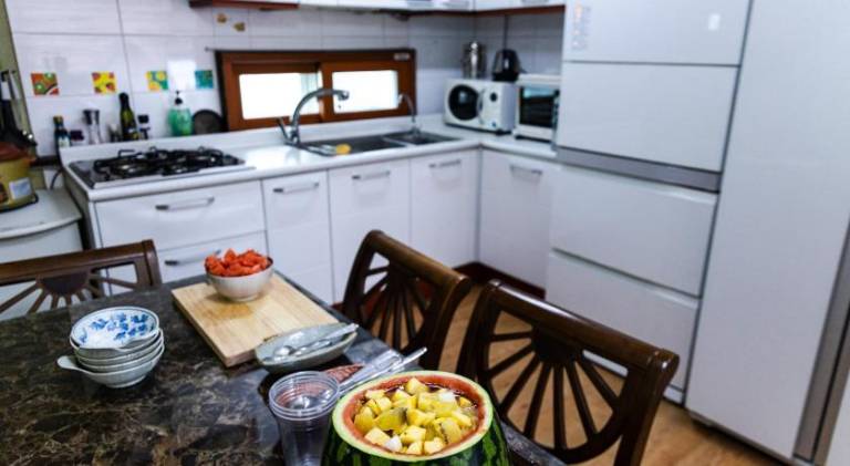 Wonderful rental apartment with BBQ, terrace & private pool | Suitable for remote work | Dogs allowed — photo 5