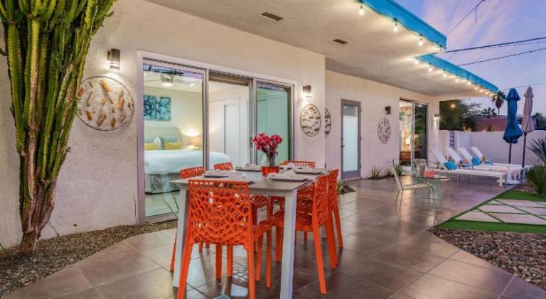 Vacation home with pool & barbeque — photo 5