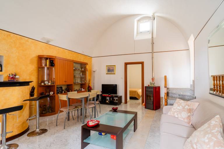 Apartment with barbeque & patio | City view — photo 2