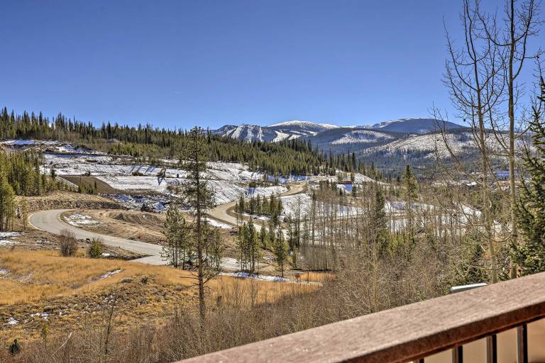 Gorgeous Fraser Townhome w/ Private Hot Tub! — photo 2