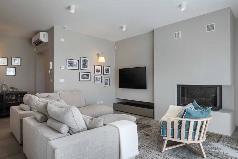 Fully equipped big villa with garden, BBQ & pool | Pool view | Pets allowed — photo 4